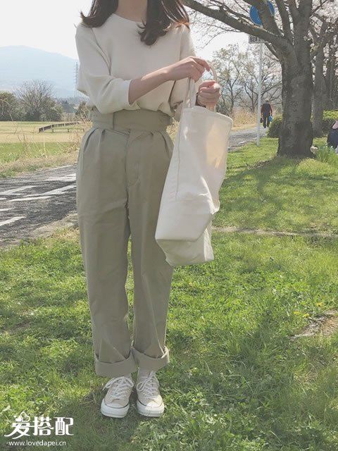 春季米色小清新穿搭，秒變氣質(zhì)鄰家女孩