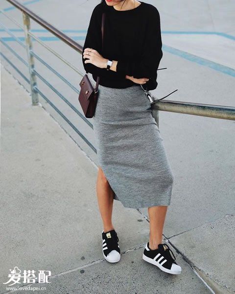 春季穿迷笛半身裙，這樣穿搭最優(yōu)雅chic
